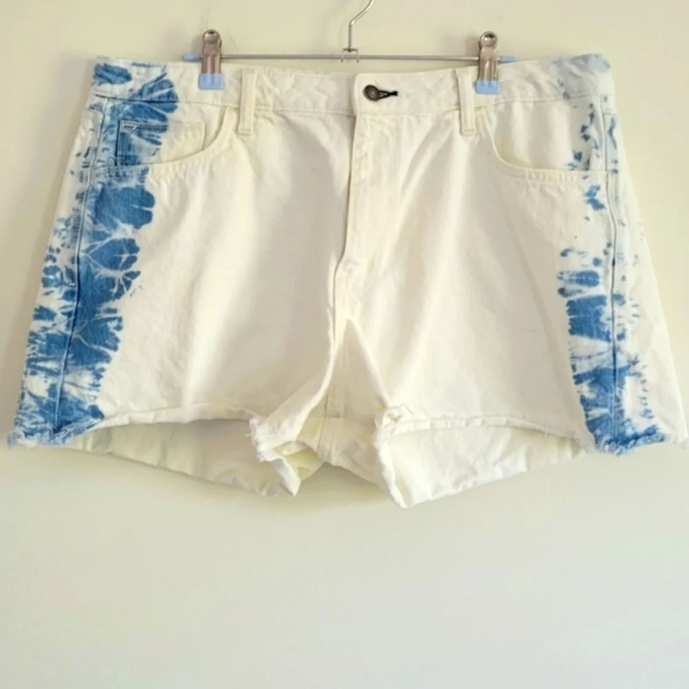 ARIZONA DENIM White‎ Blue Sky Tie-Dye High-Rise Short 17